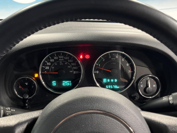 2018 Chrysler Jeep Wrangler Unlimited ABA-JK36LR (UW-6a165f895b81a)[11]