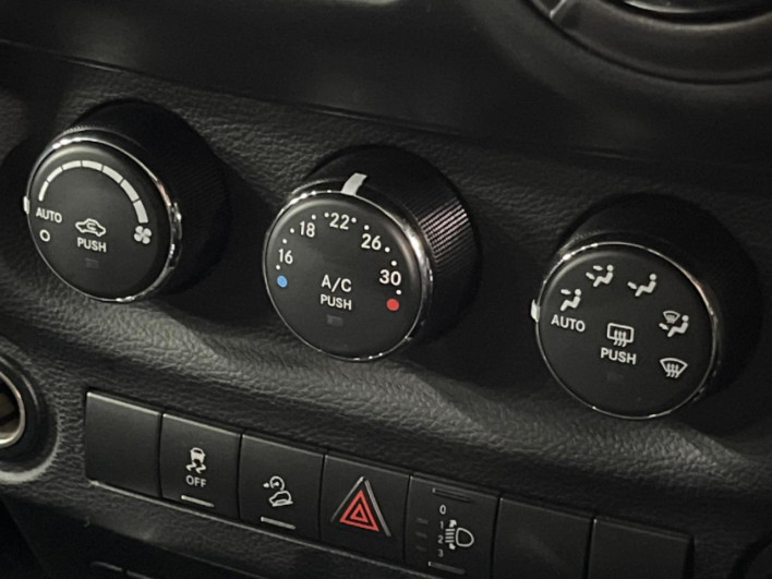 2018 Chrysler Jeep Wrangler Unlimited ABA-JK36LR (UW-6a165f895b81a)[6]