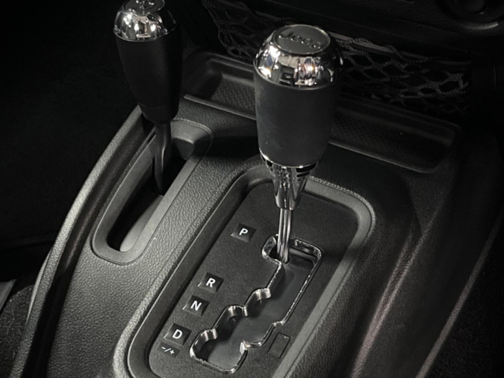 2018 Chrysler Jeep Wrangler Unlimited ABA-JK36LR (UW-6a165f895b81a)[8]
