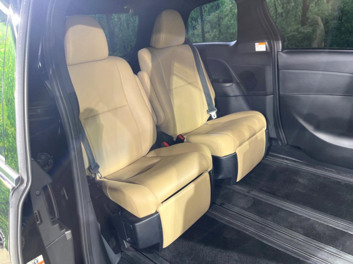 2014 Toyota Estima DBA-ACR50W (UW-6a165f9f6649b)[28]