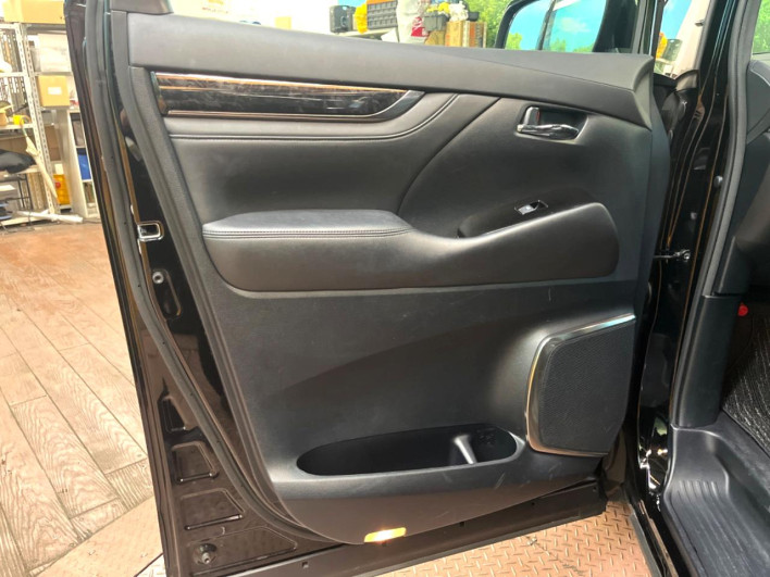 2018 Toyota Alphard DBA-AGH30W (UW-6a165fa289795)[25]