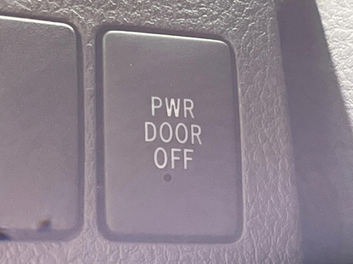 2010 Toyota Vellfire DBA-ANH20W (UW-6a165fadde71e)[26]