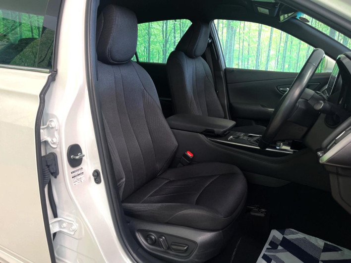 2021 Toyota Crown Hybrid 6AA-AZSH20 (UW-6a165fbf99373)[17]