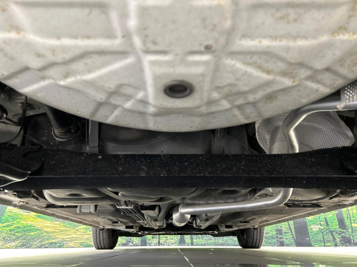 2013 Nissan Note DBA-E12 (UW-6a165ff10e29e)[22]