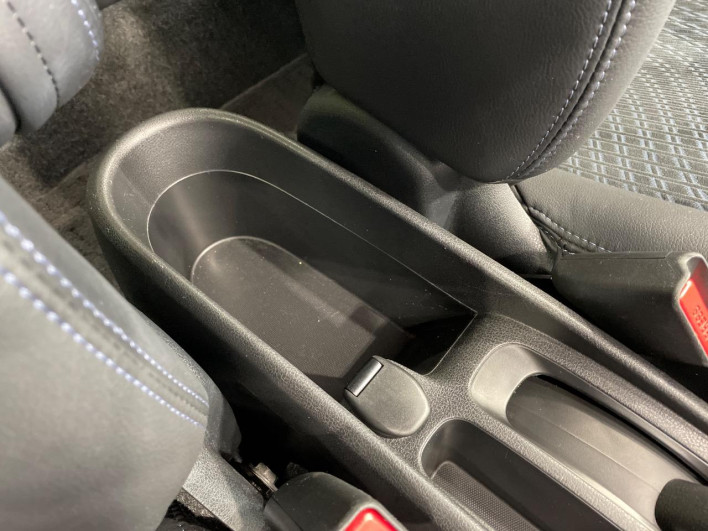 2013 Nissan Note DBA-E12 (UW-6a165ff12a833)[18]