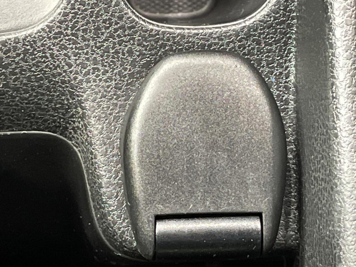 2013 Nissan Note DBA-E12 (UW-6a165ff12a833)[19]