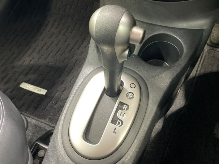 2013 Nissan Note DBA-E12 (UW-6a165ff12a833)[15]