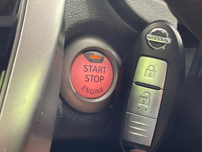 2013 Nissan Note DBA-E12 (UW-6a165ff12a833)[22]