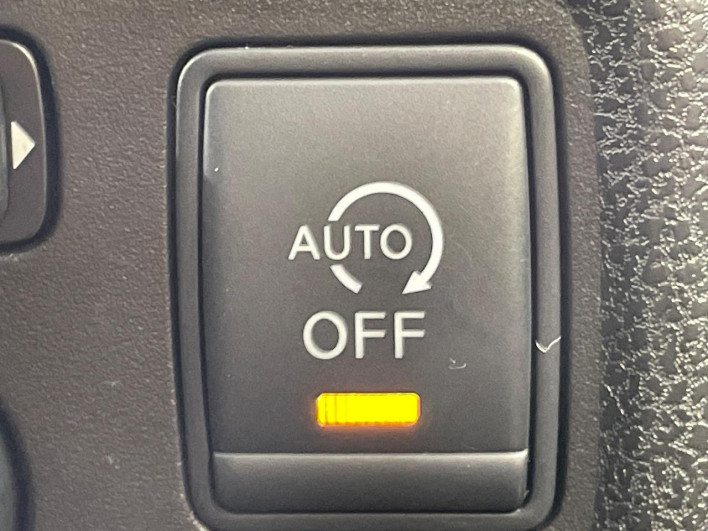 2013 Nissan Note DBA-E12 (UW-6a165ff12a833)[28]
