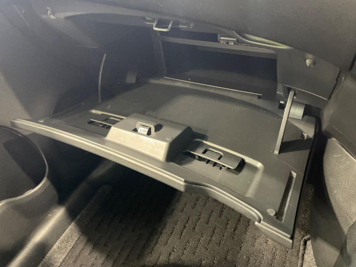 2013 Nissan Note DBA-E12 (UW-6a165ff12a833)[20]