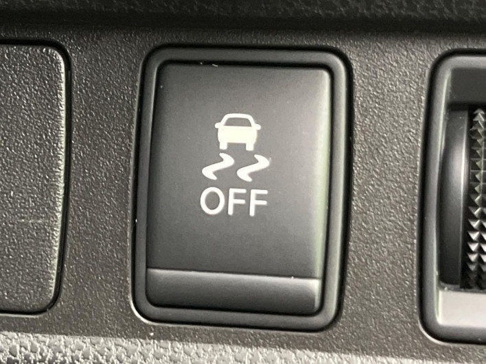 2013 Nissan Note DBA-E12 (UW-6a165ff22f3d4)[20]