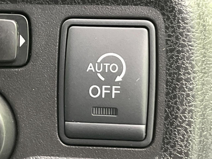 2013 Nissan Note DBA-E12 (UW-6a165ff22f3d4)[19]