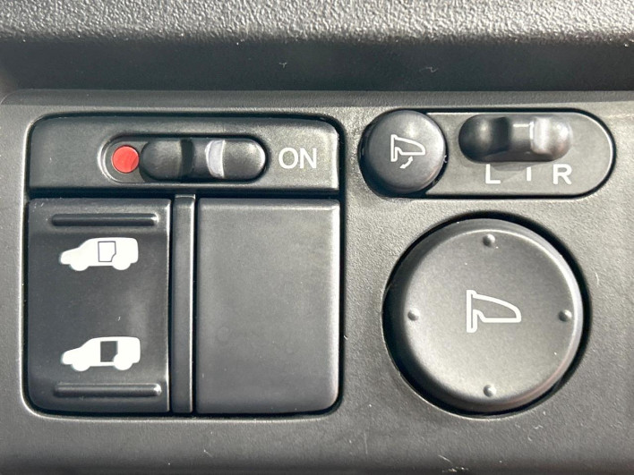 2009 Honda Freed DBA-GB3 (UW-6a165ffe5ca8f)[28]
