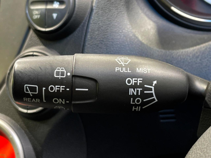 2013 Honda Fit DBA-GE6 (UW-6a16600983d56)[21]