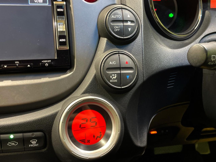 2013 Honda Fit DBA-GE6 (UW-6a16600983d56)[25]