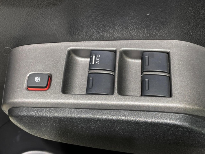 2013 Honda Fit DBA-GE6 (UW-6a16600983d56)[16]