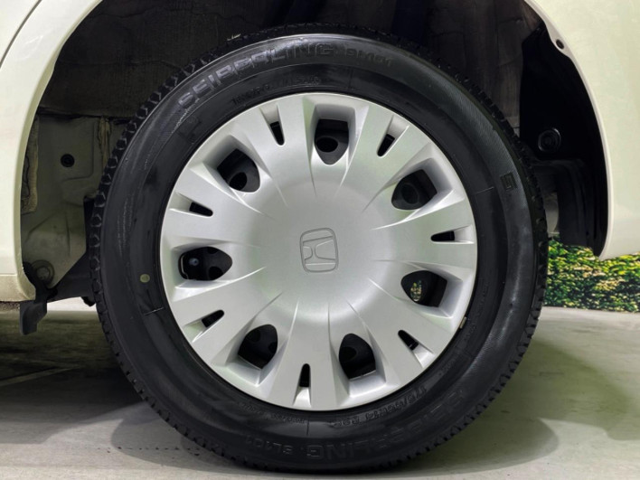 2013 Honda Fit DBA-GE6 (UW-6a16600983d56)[4]