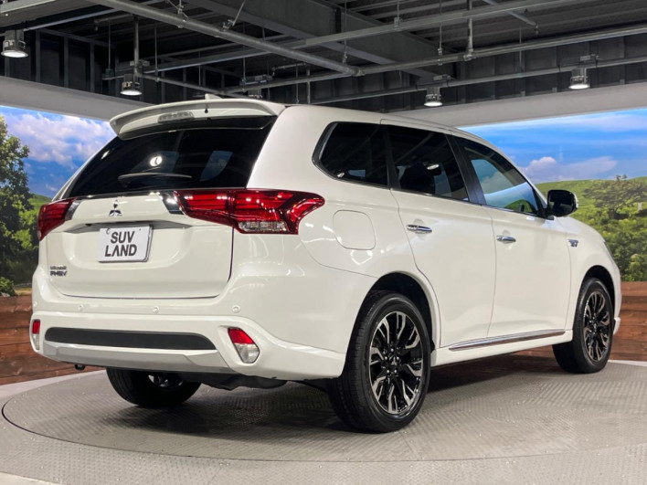 2016 Mitsubishi OUTLANDER PHEV DLA-GG2W (UW-6a166011189a6)[26]