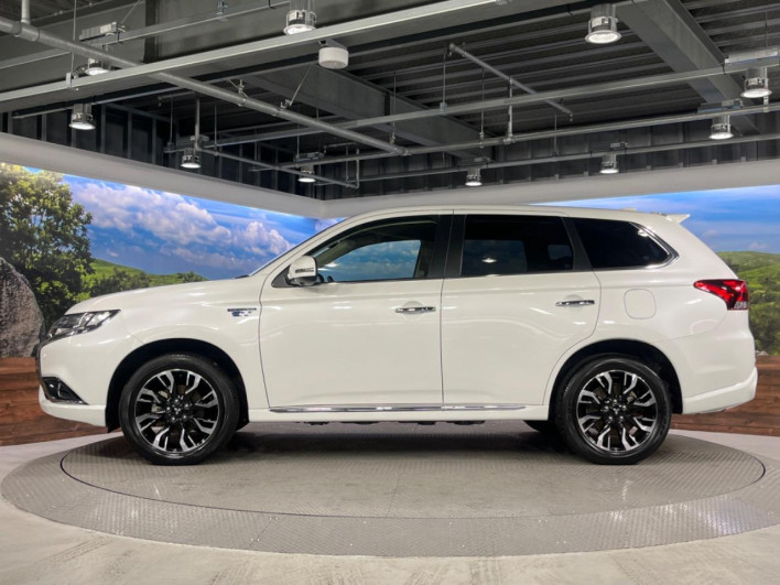 2016 Mitsubishi OUTLANDER PHEV DLA-GG2W (UW-6a166011189a6)[12]