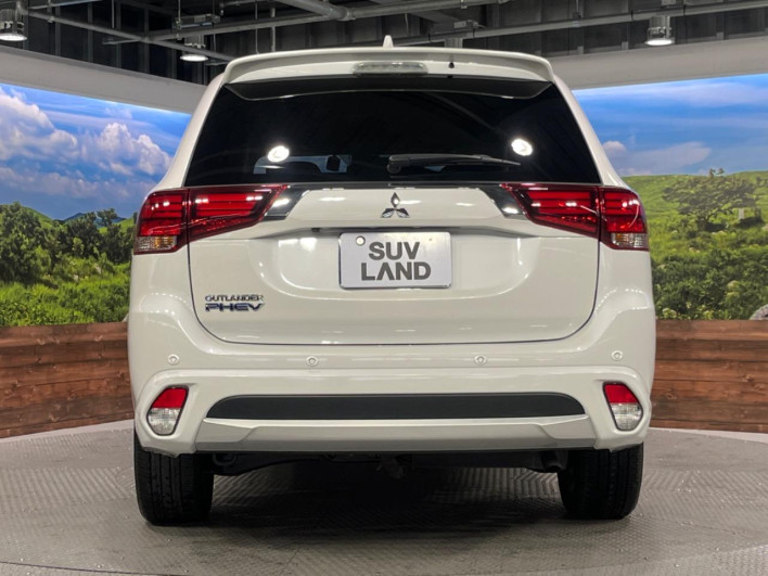 2016 Mitsubishi OUTLANDER PHEV DLA-GG2W (UW-6a166011189a6)[15]