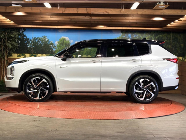 2022 Mitsubishi OUTLANDER PHEV 5LA-GN0W (UW-6a1660155a1e5)[20]