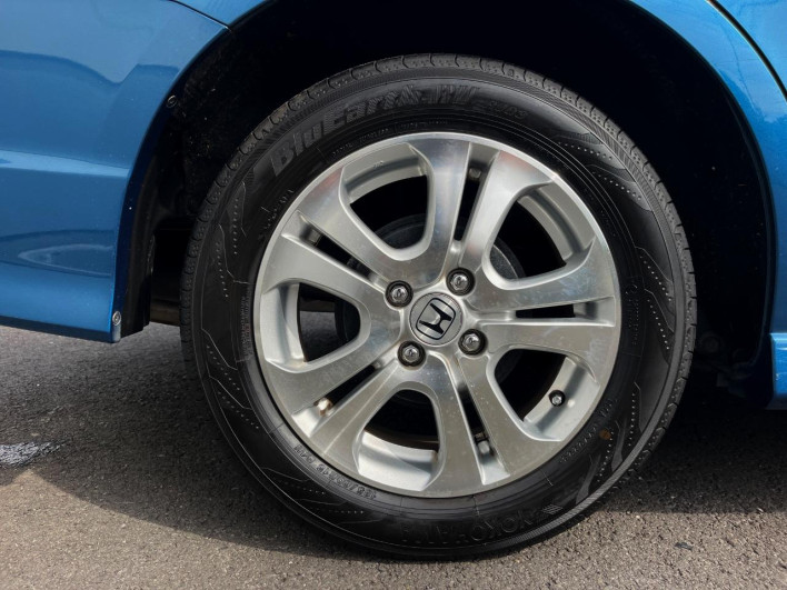 2012 Honda Fit Shuttle Hybrid DAA-GP2 (UW-6a166016976c3)[10]
