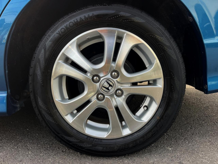 2012 Honda Fit Shuttle Hybrid DAA-GP2 (UW-6a166016976c3)[9]