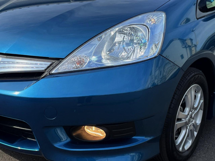 2012 Honda Fit Shuttle Hybrid DAA-GP2 (UW-6a166016976c3)[16]