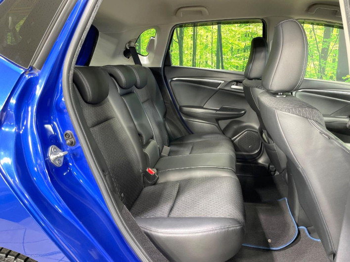 2013 Honda Fit Hybrid DAA-GP5 (UW-6a166017bed2b)[26]