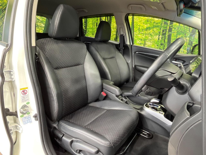 2014 Honda Fit Hybrid DAA-GP5 (UW-6a166018803d8)[22]