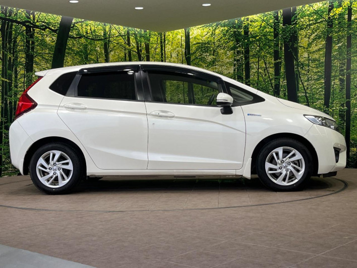 2014 Honda Fit Hybrid DAA-GP5 (UW-6a166018803d8)[10]