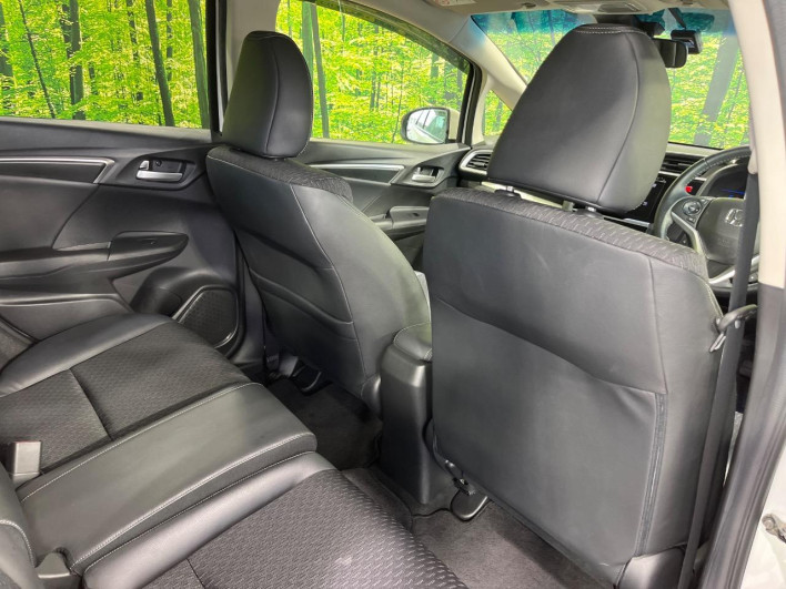 2014 Honda Fit Hybrid DAA-GP5 (UW-6a166018803d8)[24]
