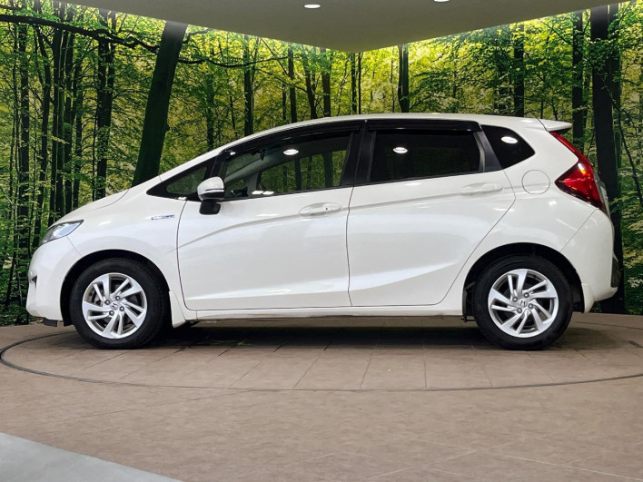 2014 Honda Fit Hybrid DAA-GP5 (UW-6a166018803d8)[14]