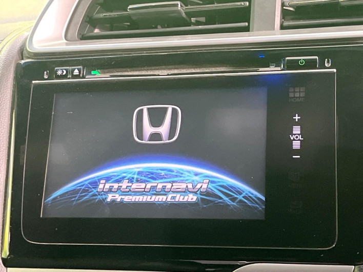 2014 Honda Fit Hybrid DAA-GP5 (UW-6a166018e9873)[6]