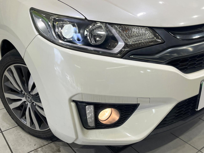 2014 Honda Fit Hybrid DAA-GP5 (UW-6a166018e9873)[22]