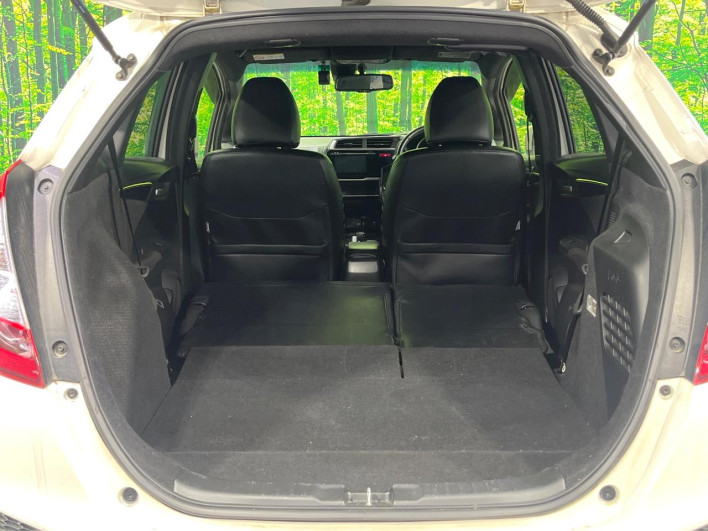 2014 Honda Fit Hybrid DAA-GP5 (UW-6a166018e9873)[11]