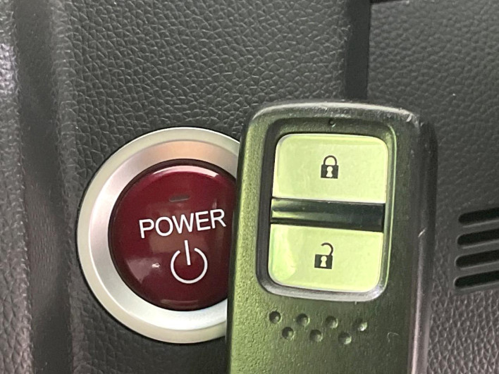 2014 Honda Fit Hybrid DAA-GP5 (UW-6a166018e9873)[5]