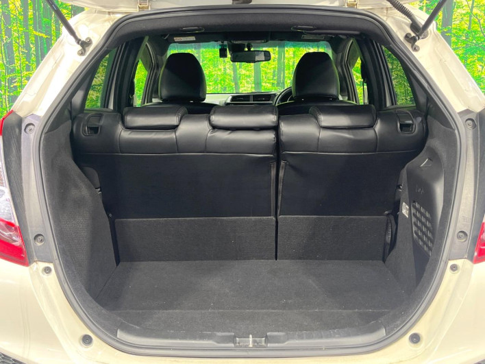 2014 Honda Fit Hybrid DAA-GP5 (UW-6a166018e9873)[12]