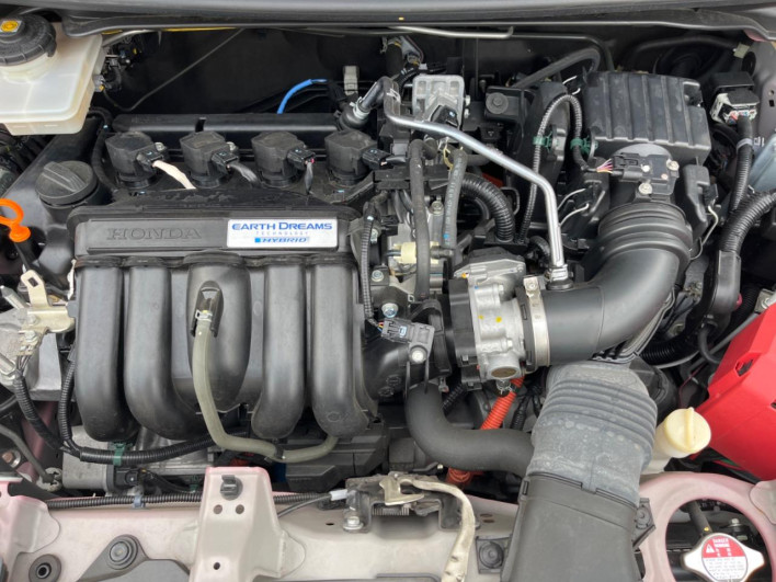 2014 Honda Fit Hybrid DAA-GP5 (UW-6a166019295eb)[4]