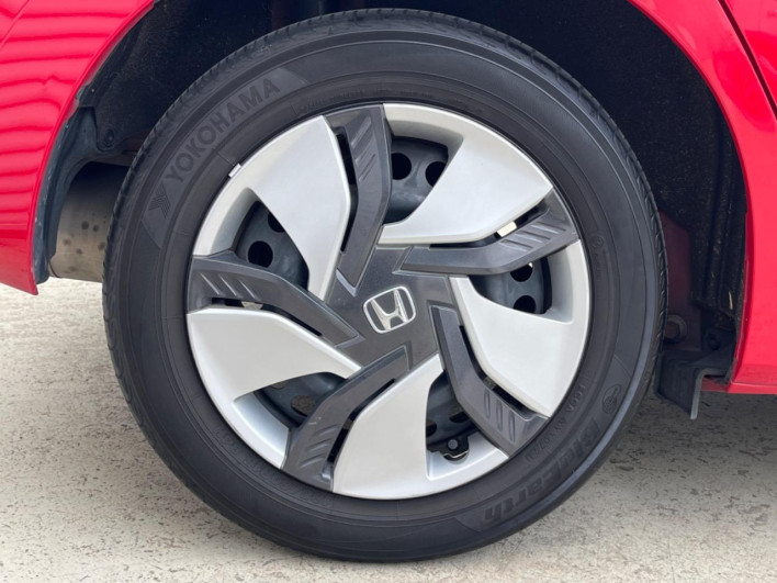 2014 Honda Fit Hybrid DAA-GP5 (UW-6a166019295eb)[9]