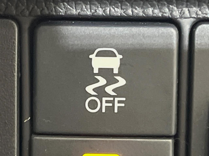 2015 Honda Fit Hybrid DAA-GP5 (UW-6a16601a26517)[24]