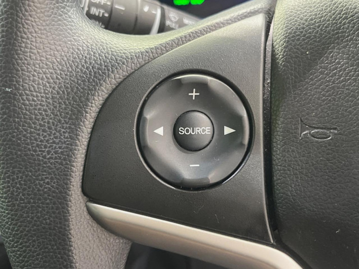 2015 Honda Fit Hybrid DAA-GP5 (UW-6a16601a26517)[27]