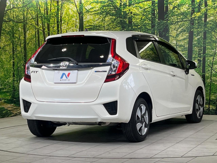 2015 Honda Fit Hybrid DAA-GP5 (UW-6a16601a26517)[5]
