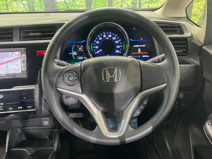 2015 Honda Fit Hybrid DAA-GP5 (UW-6a16601a26517)[20]