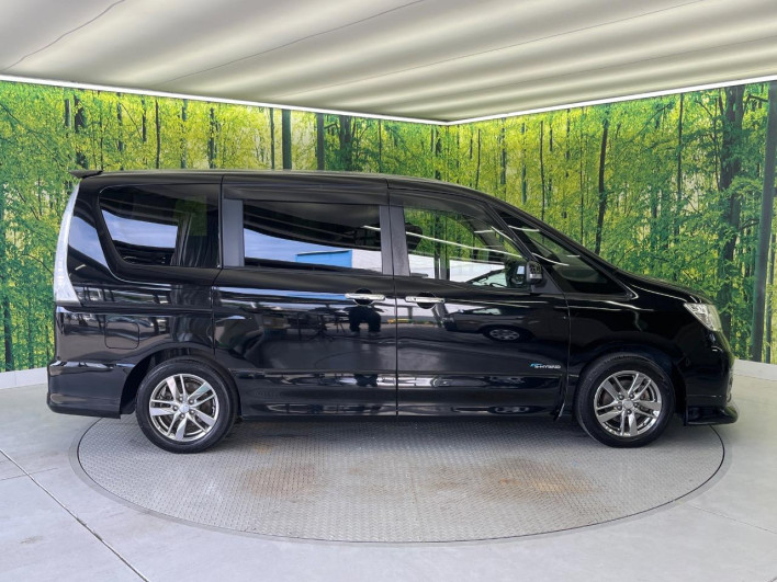 2013 Nissan Serena DAA-HC26 (UW-6a16602bf2939)[11]