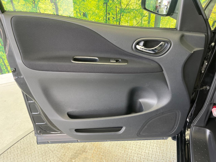 2013 Nissan Serena DAA-HC26 (UW-6a16602bf2939)[26]