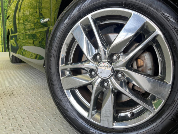 2013 Nissan Serena DAA-HC26 (UW-6a16602bf2939)[16]