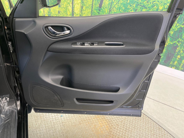 2013 Nissan Serena DAA-HC26 (UW-6a16602bf2939)[28]