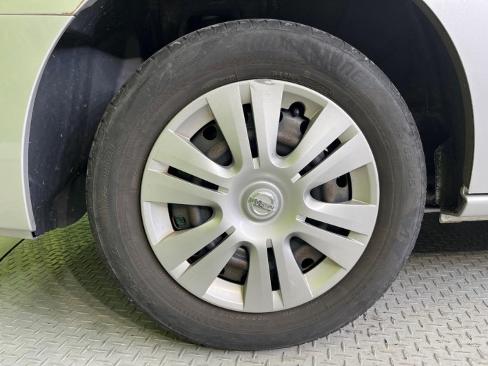 2015 Nissan Serena DAA-HC26 (UW-6a16602c247e1)[22]