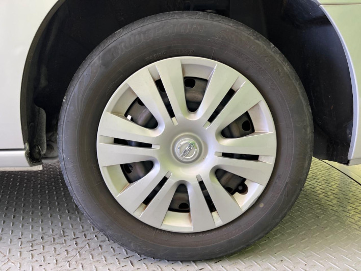 2015 Nissan Serena DAA-HC26 (UW-6a16602c247e1)[20]